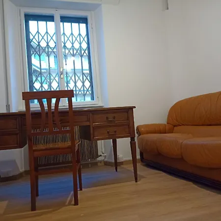 Di Fronte Alla Casa Di Carducci * Bologna