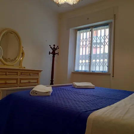Di Fronte Alla Casa Di Carducci *