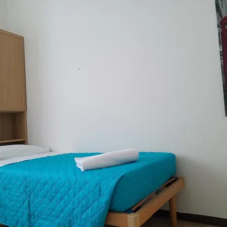 Di Fronte Alla Casa Di Carducci דירה *